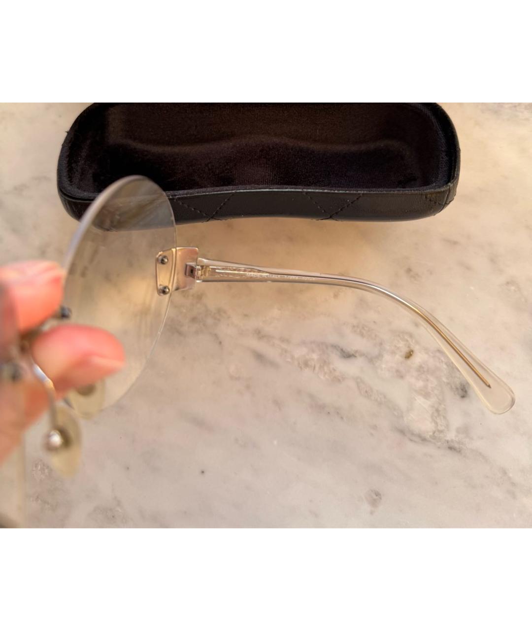 CHANEL Серые пластиковые солнцезащитные очки, фото 3