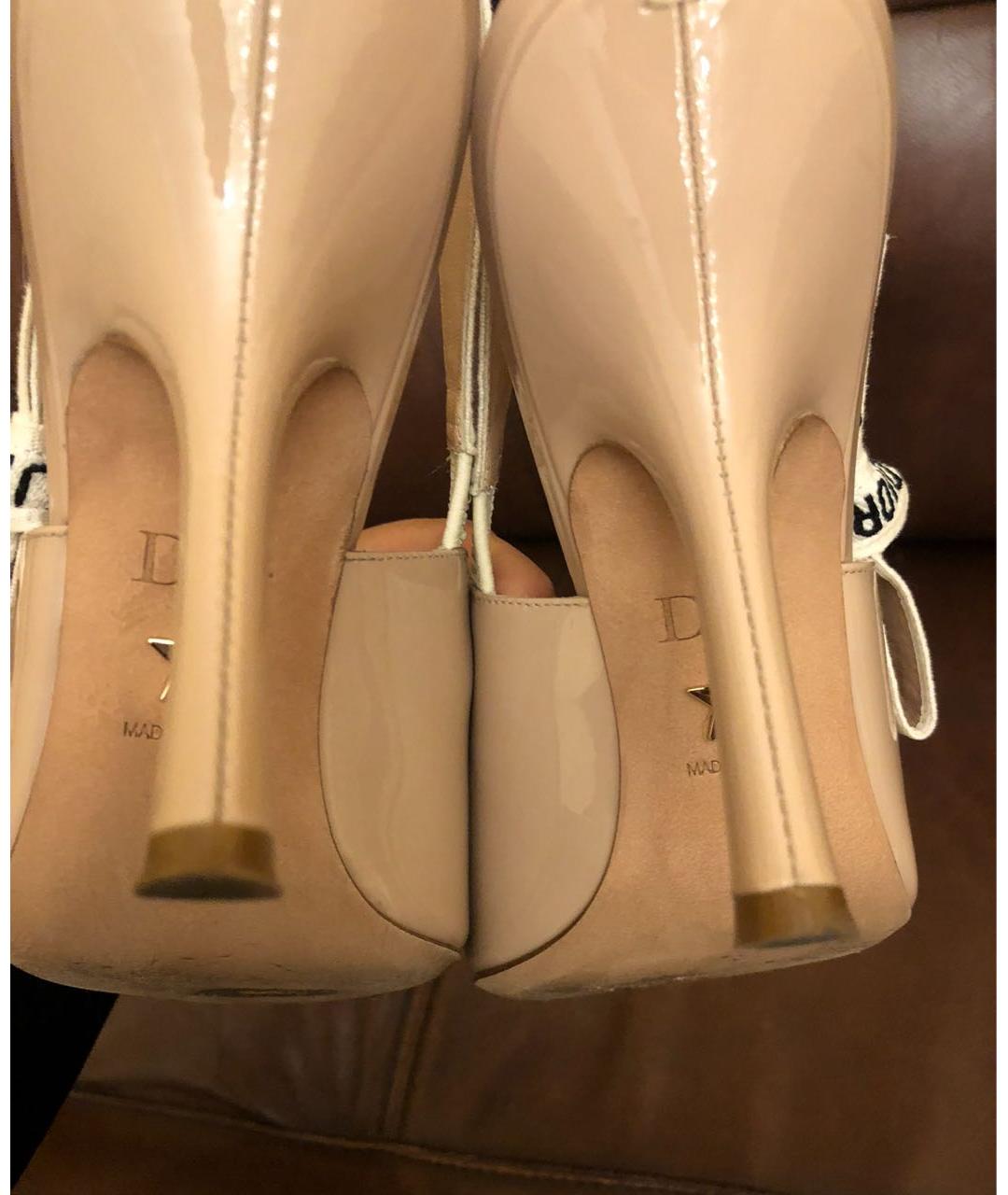 CHRISTIAN DIOR Бежевые туфли из лакированной кожи, фото 5