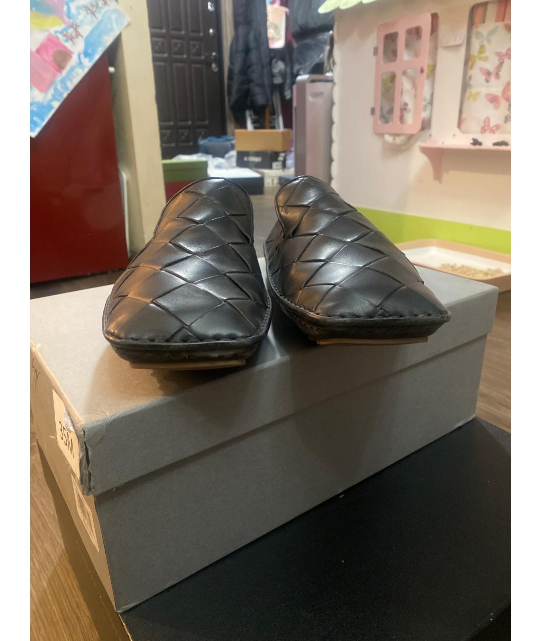 BOTTEGA VENETA Черные кожаные мокасины, фото 2