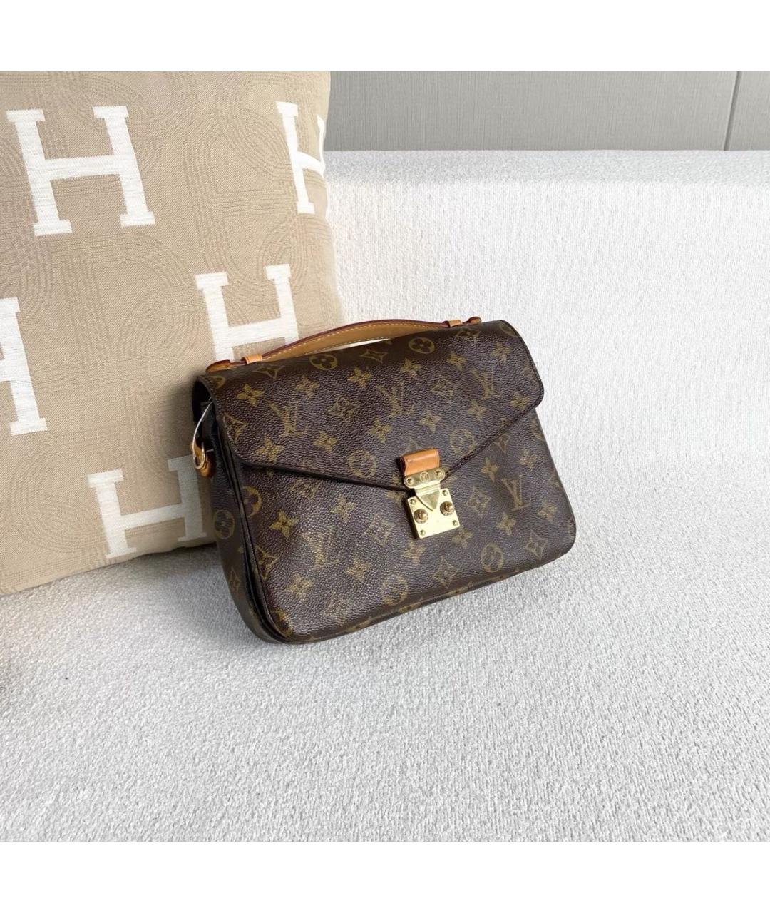 LOUIS VUITTON Коричневая кожаная сумка через плечо, фото 6