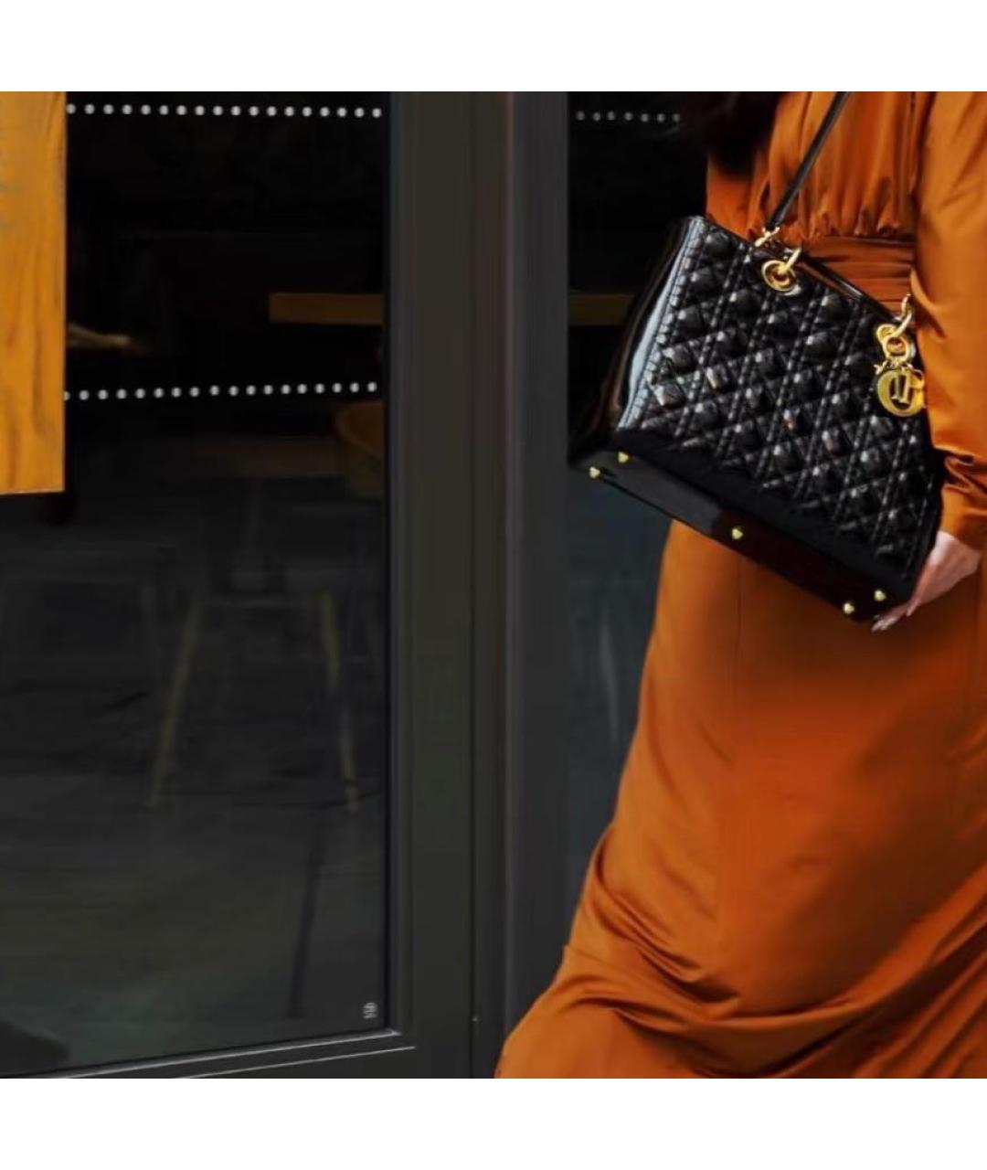 CHRISTIAN DIOR Черная сумка тоут из лакированной кожи, фото 8