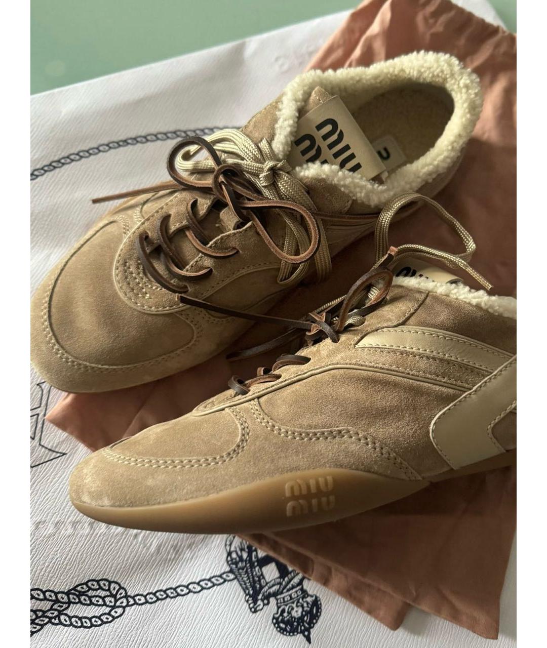 MIU MIU Бежевые замшевые кроссовки, фото 5