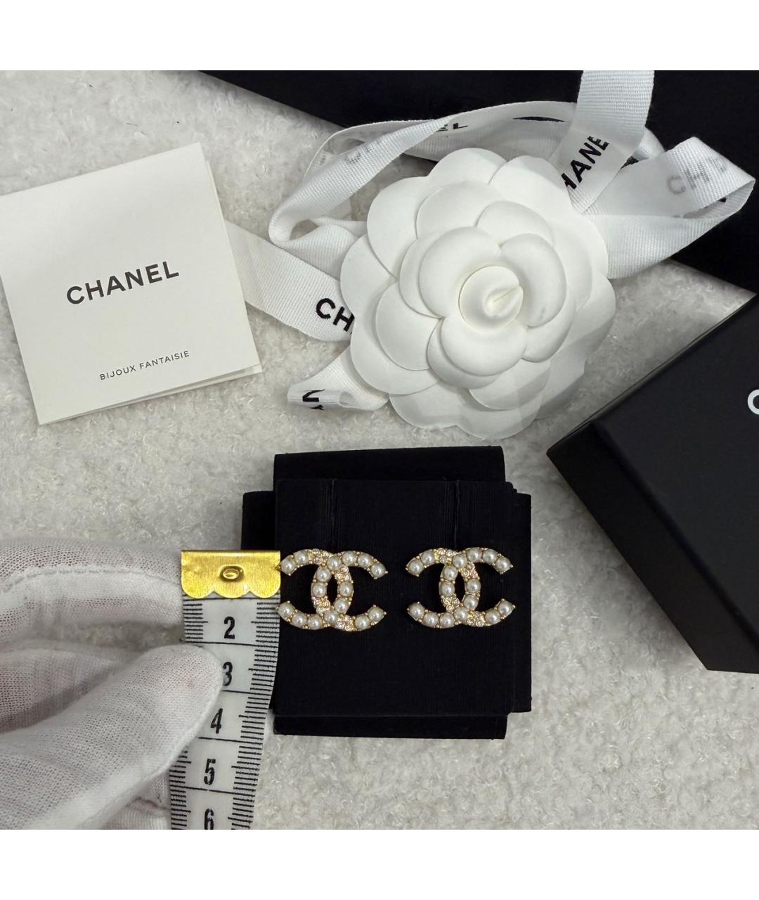 CHANEL Белые жемчужные серьги, фото 6