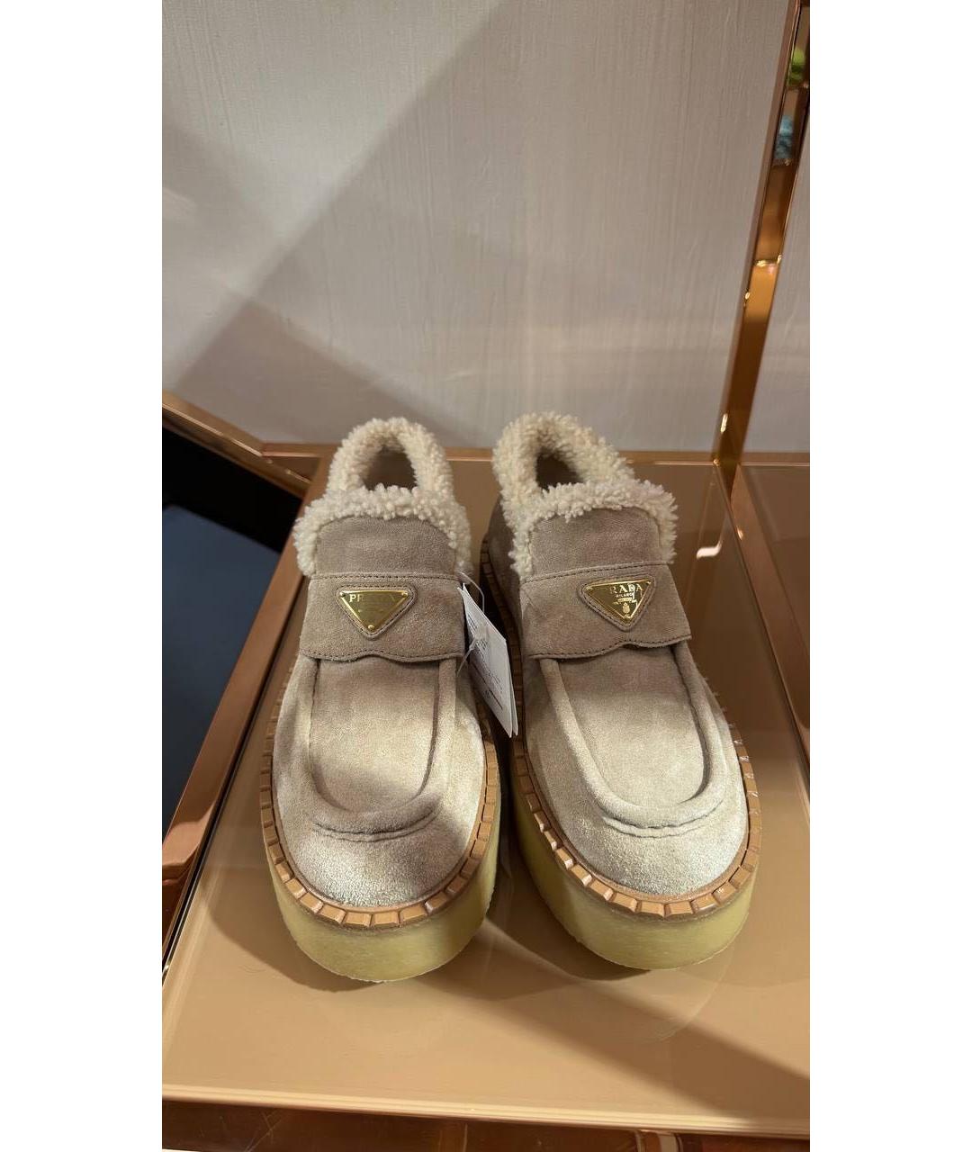 PRADA Бежевые замшевые лоферы, фото 3
