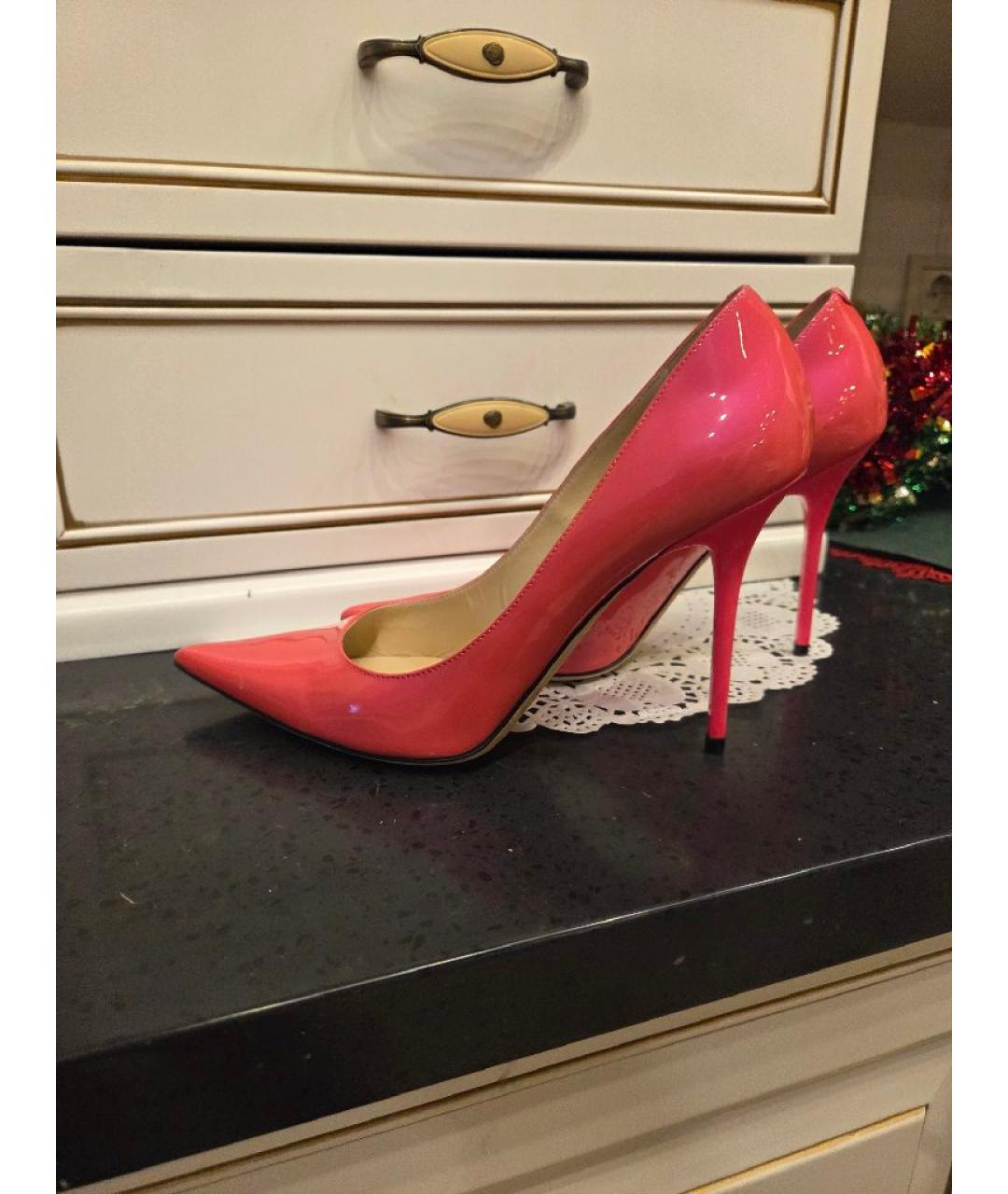 JIMMY CHOO Коралловые туфли из лакированной кожи, фото 6