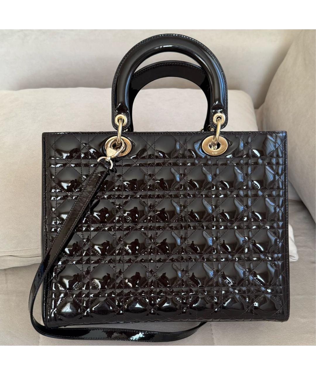 CHRISTIAN DIOR Коричневая сумка с короткими ручками из лакированной кожи, фото 5