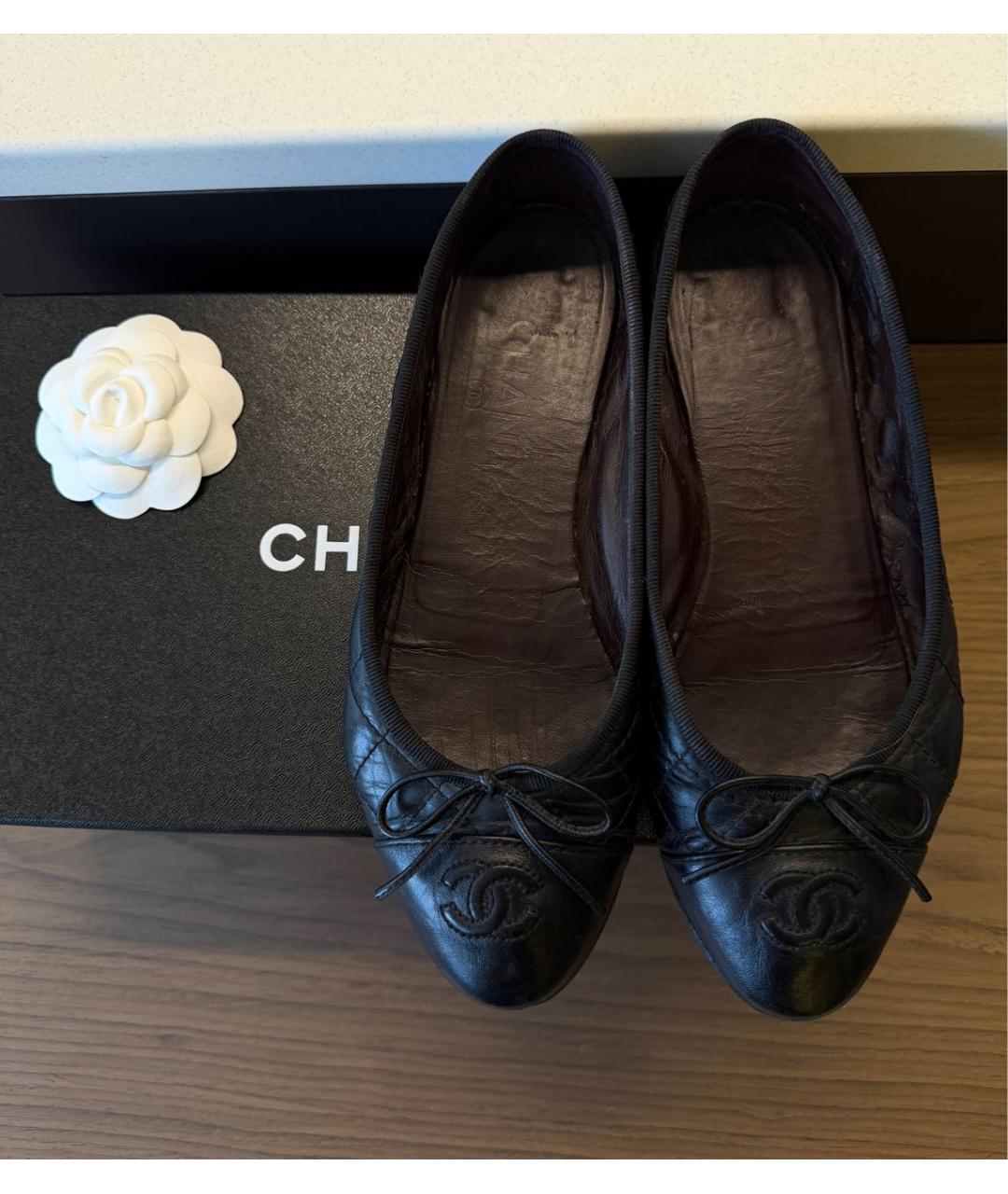 CHANEL Черные кожаные балетки, фото 2