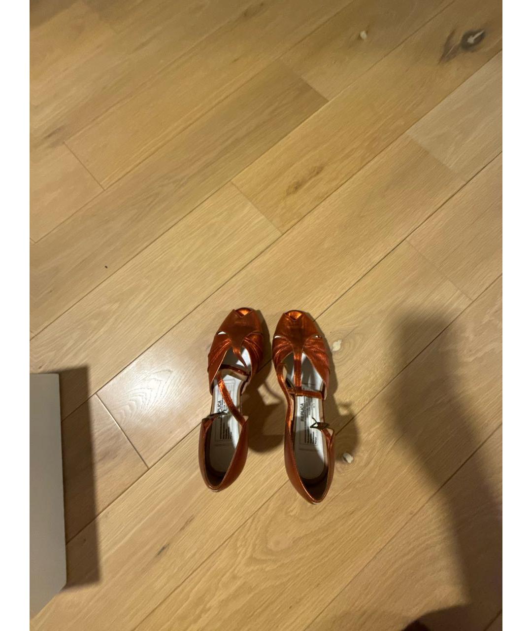 MAISON MARGIELA Оранжевое кожаные босоножки, фото 4