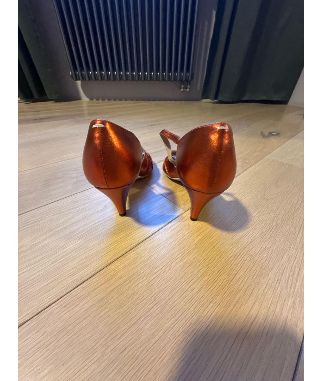 MAISON MARGIELA Оранжевое кожаные босоножки, фото 5
