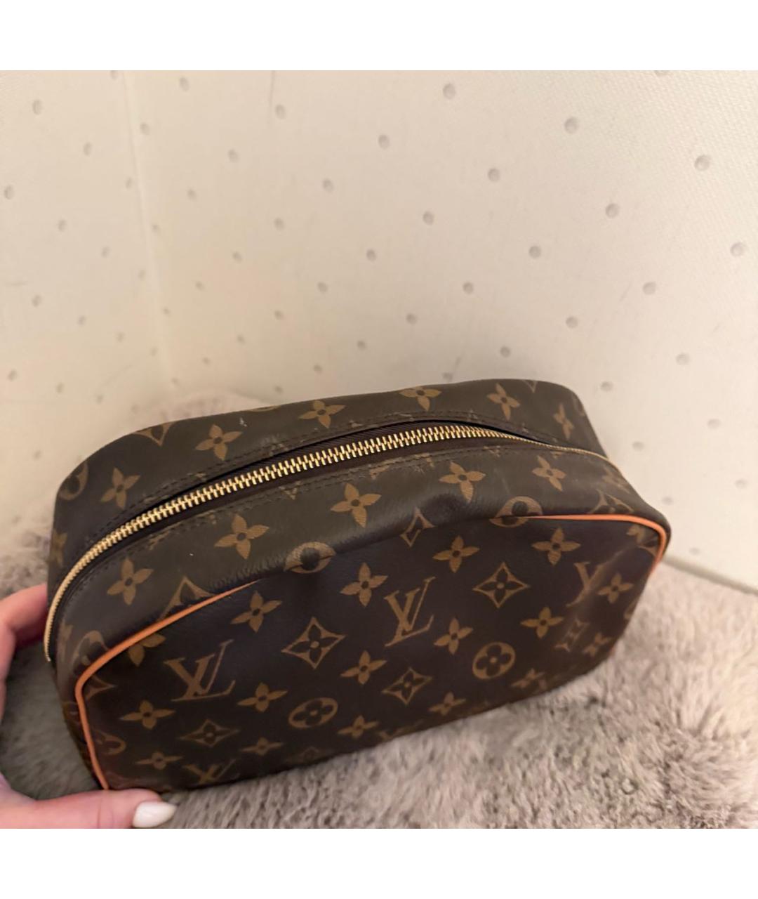 LOUIS VUITTON Коричневая косметичка, фото 3