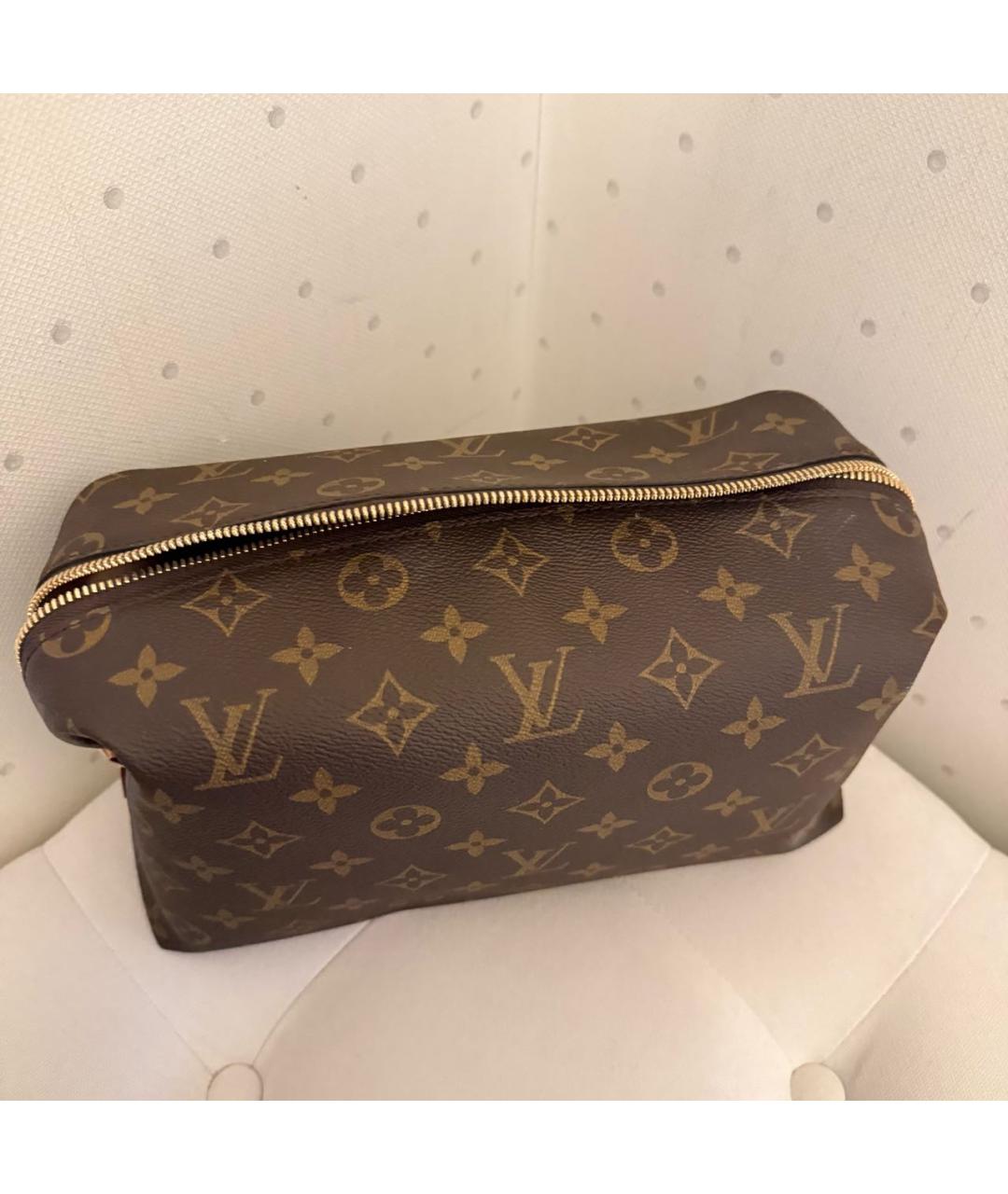 LOUIS VUITTON Коричневая косметичка, фото 4