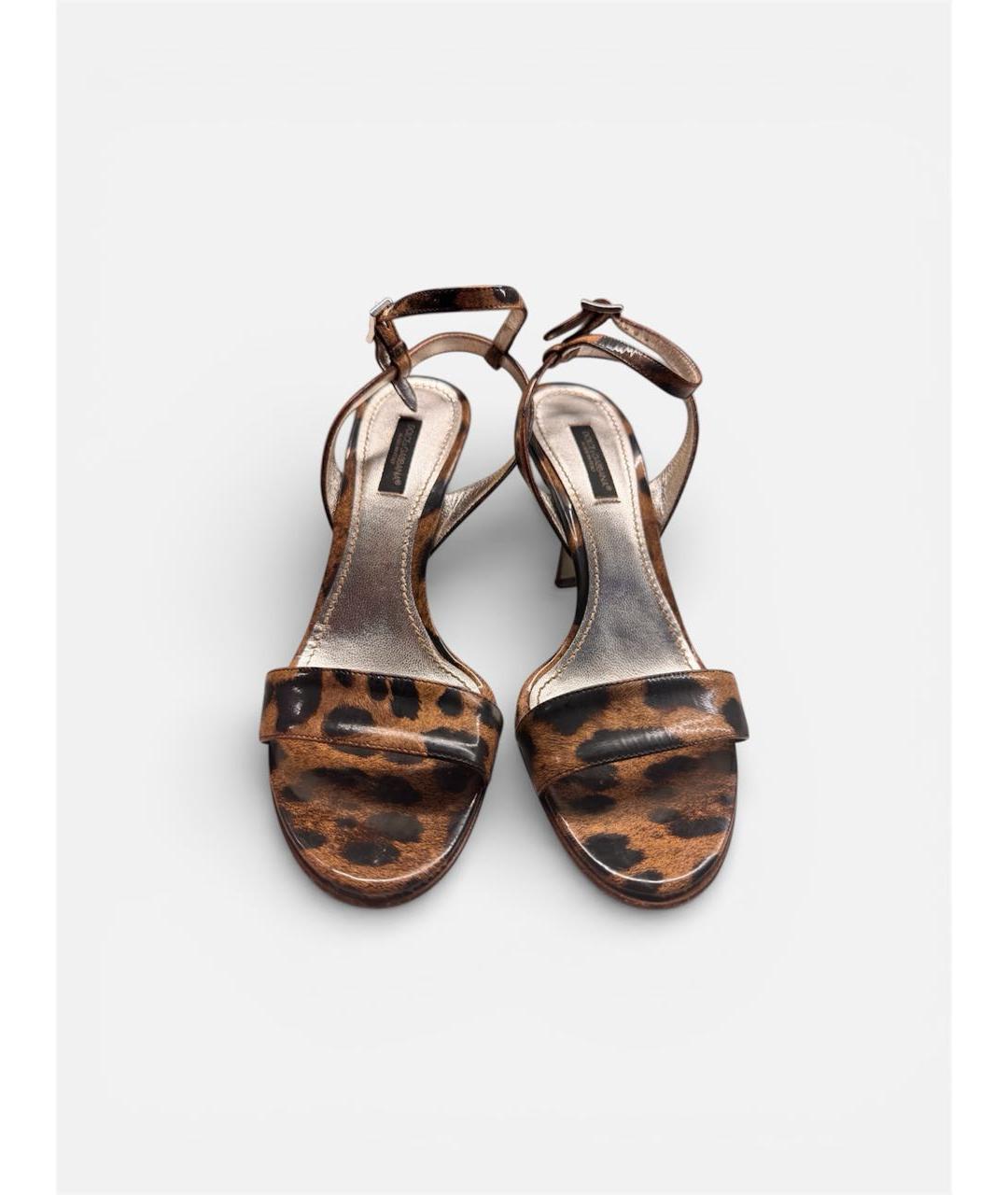 DOLCE&GABBANA Коричневые босоножки из лакированной кожи, фото 2