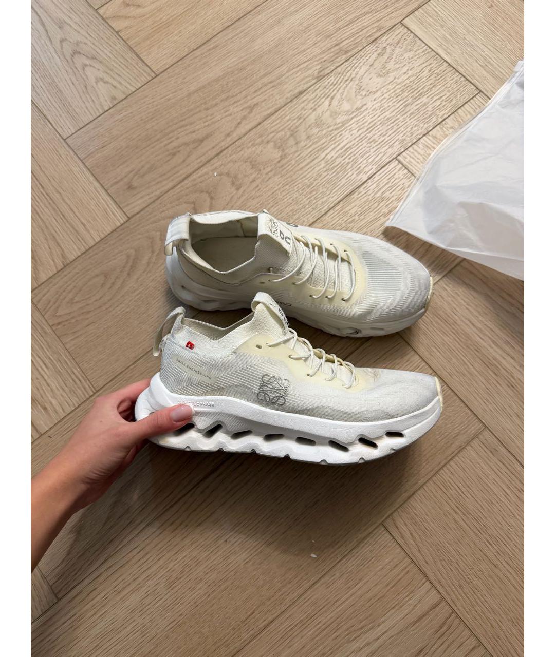 LOEWE Белые текстильные кроссовки, фото 2