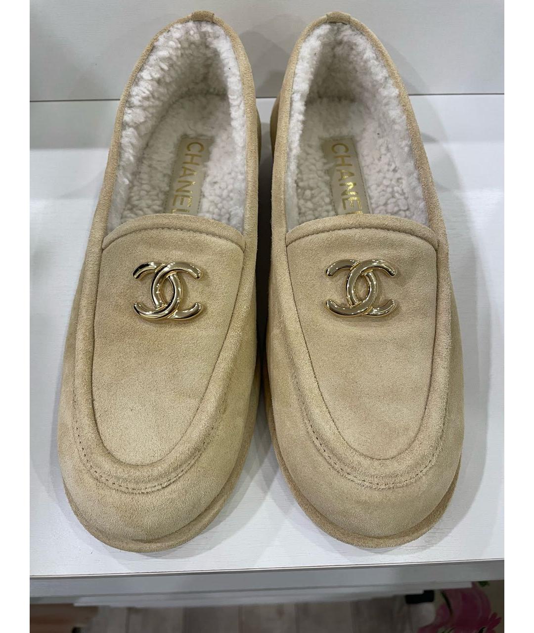CHANEL Бежевые замшевые мокасины, фото 2