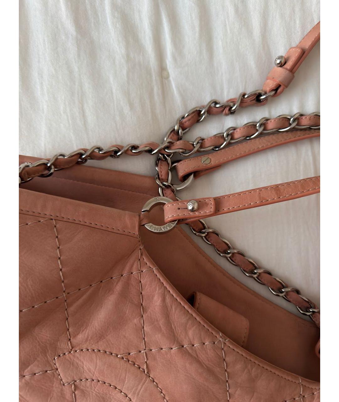 CHANEL Коралловая кожаная сумка через плечо, фото 6