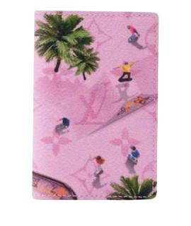 LOUIS VUITTON Обложка/футляр