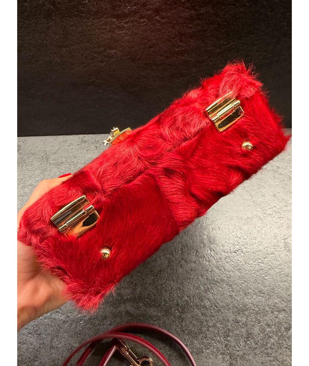 DOLCE&GABBANA Красная меховая сумка с короткими ручками, фото 6