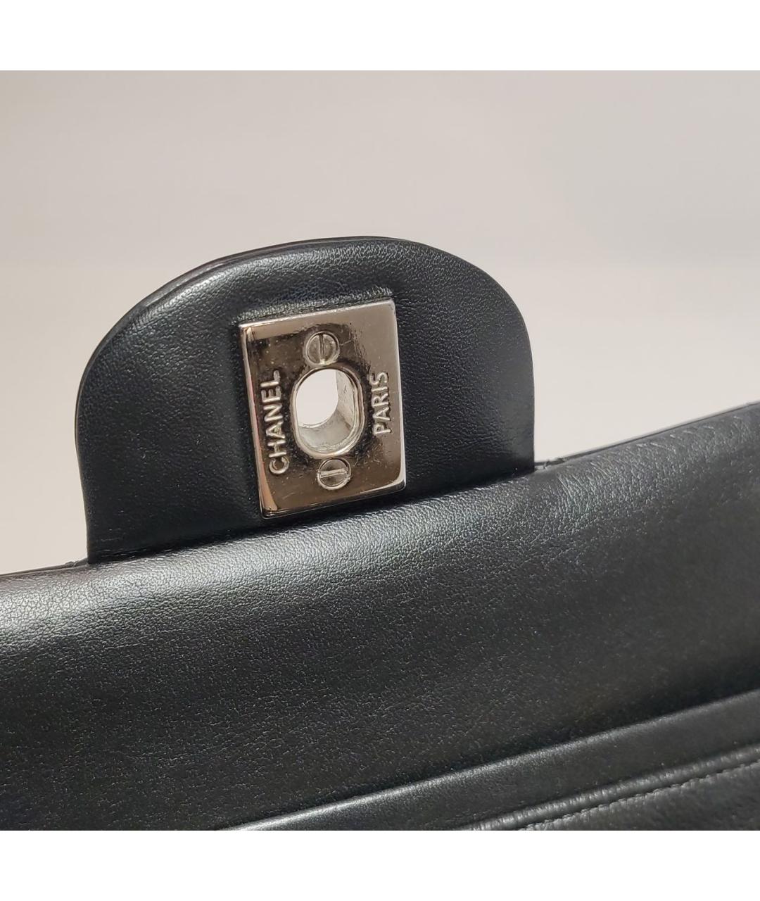 CHANEL Черная сумка через плечо из лакированной кожи, фото 6