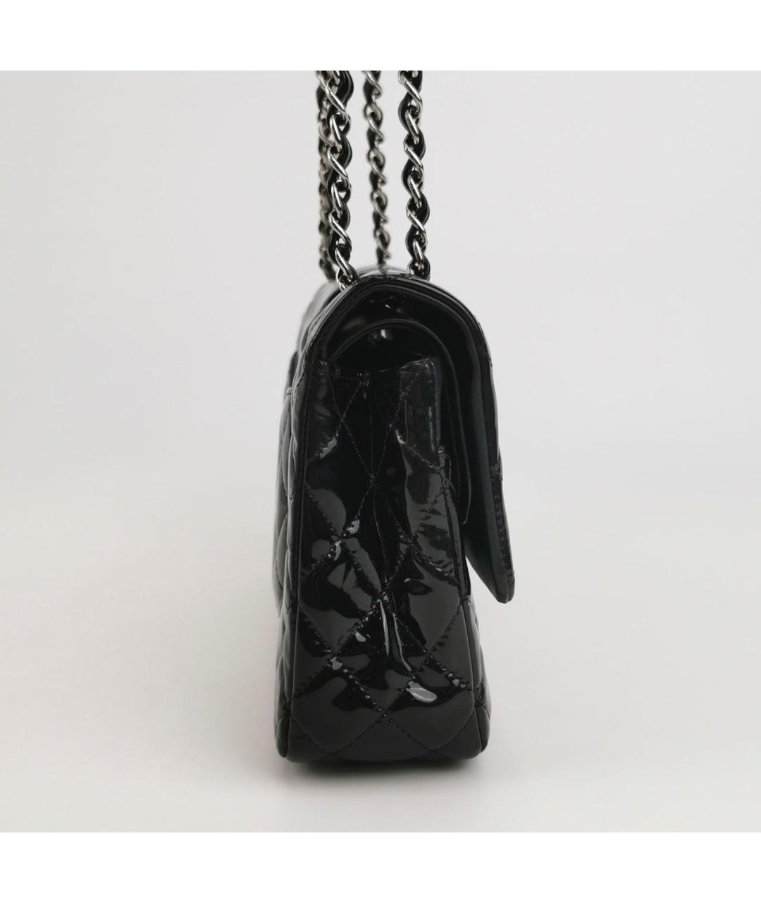 CHANEL Черная сумка через плечо из лакированной кожи, фото 3