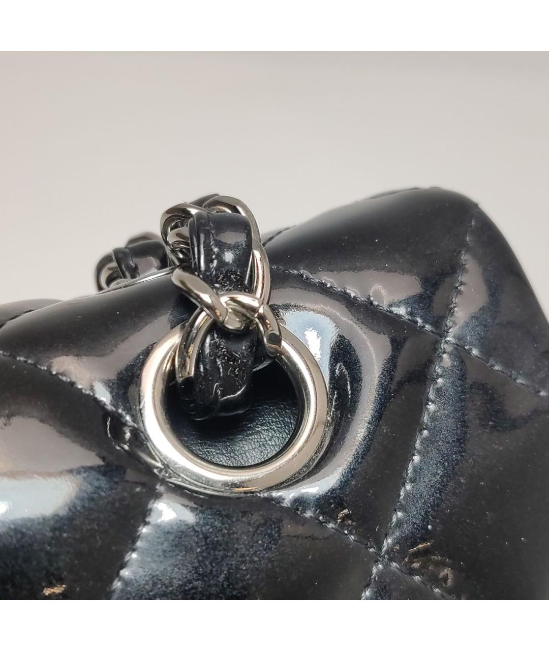 CHANEL Черная сумка через плечо из лакированной кожи, фото 7