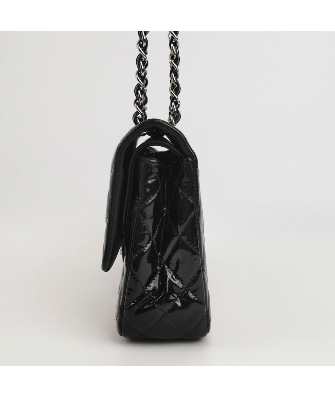 CHANEL Черная сумка через плечо из лакированной кожи, фото 2