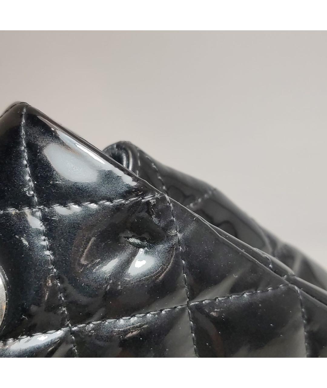 CHANEL Черная сумка через плечо из лакированной кожи, фото 8