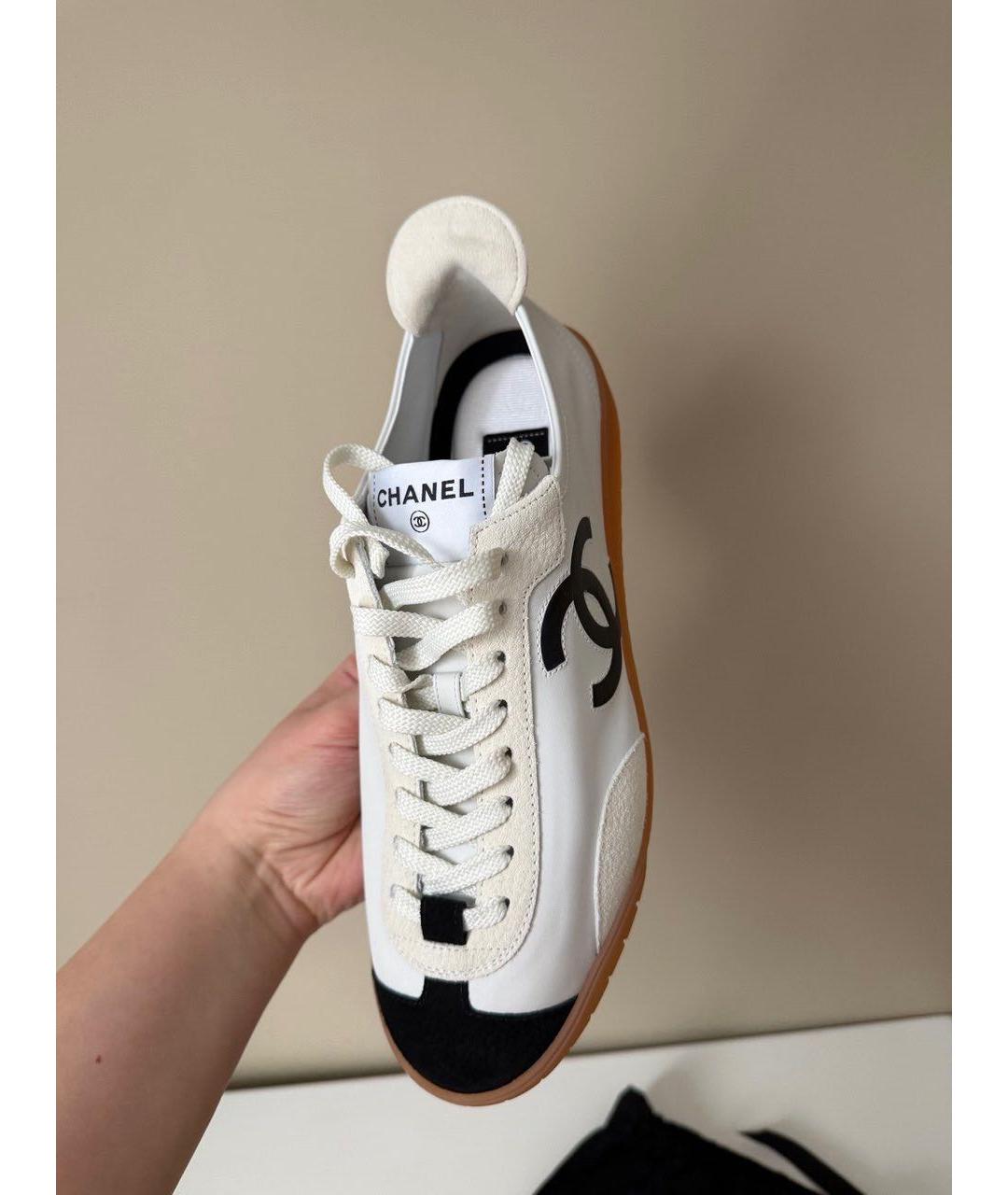 CHANEL Белые кожаные кеды, фото 3