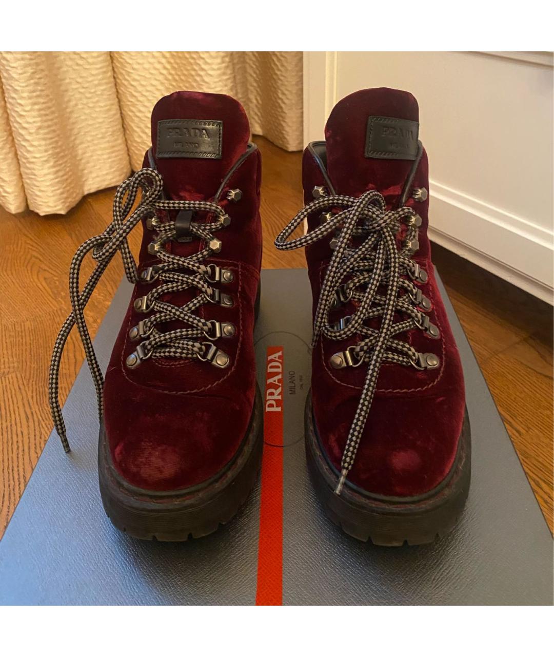 PRADA Бордовые бархатные ботинки, фото 3