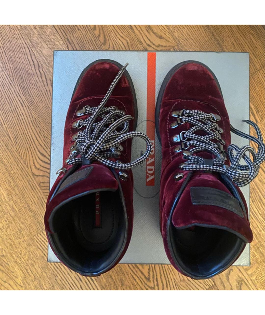 PRADA Бордовые бархатные ботинки, фото 4