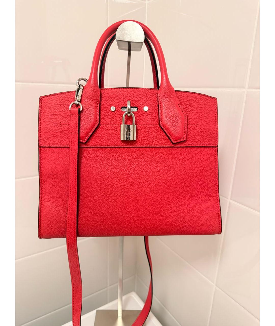 LOUIS VUITTON Красная кожаная сумка с короткими ручками, фото 9