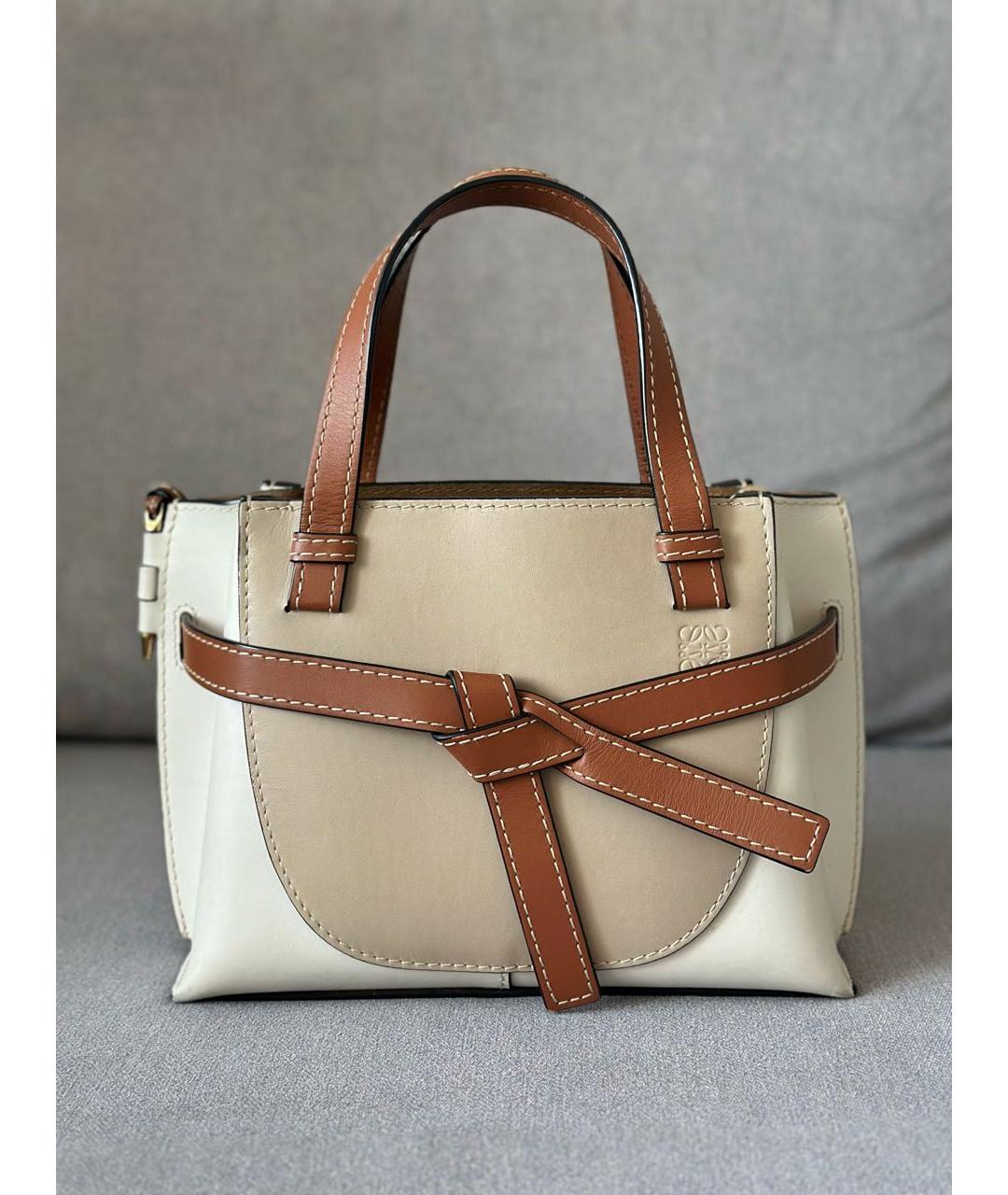 LOEWE Бежевая кожаная сумка с короткими ручками, фото 3