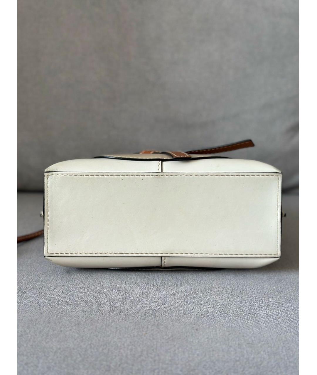 LOEWE Бежевая кожаная сумка с короткими ручками, фото 5