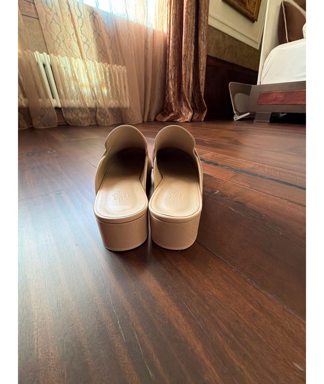 HERMES Бежевые кожаные сабо, фото 4