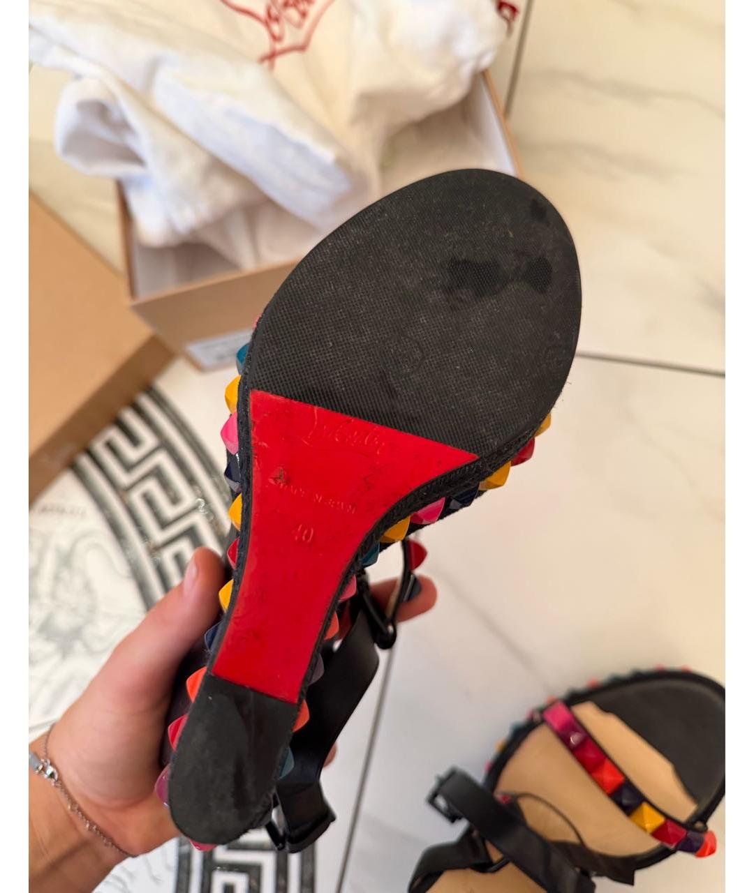 CHRISTIAN LOUBOUTIN Черные кожаные босоножки, фото 4