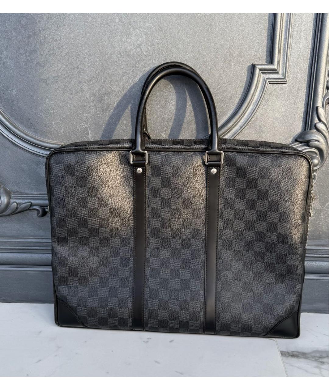 LOUIS VUITTON Антрацитовый кожаный портфель, фото 2