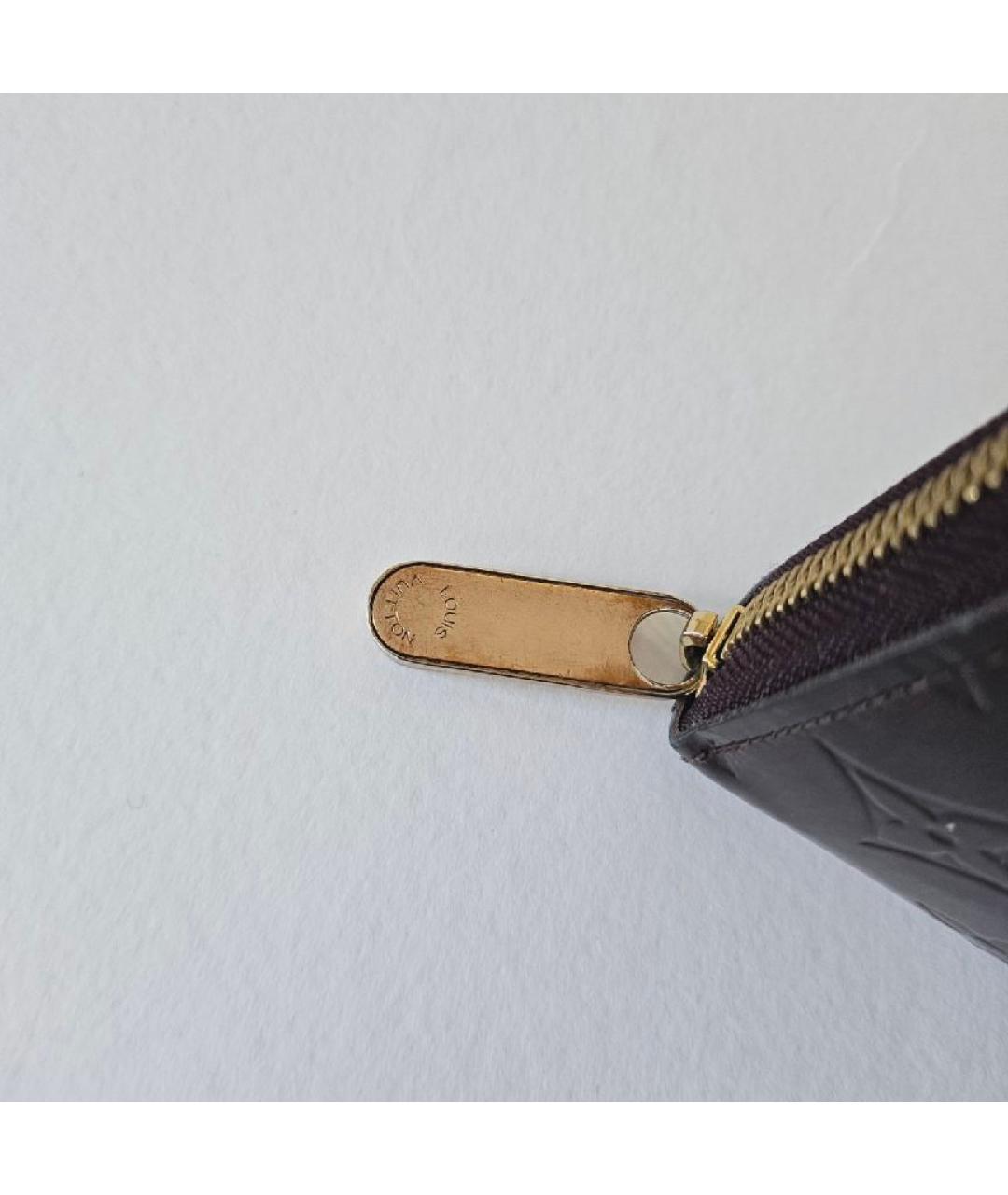 LOUIS VUITTON Бордовый кошелек из лакированной кожи, фото 8