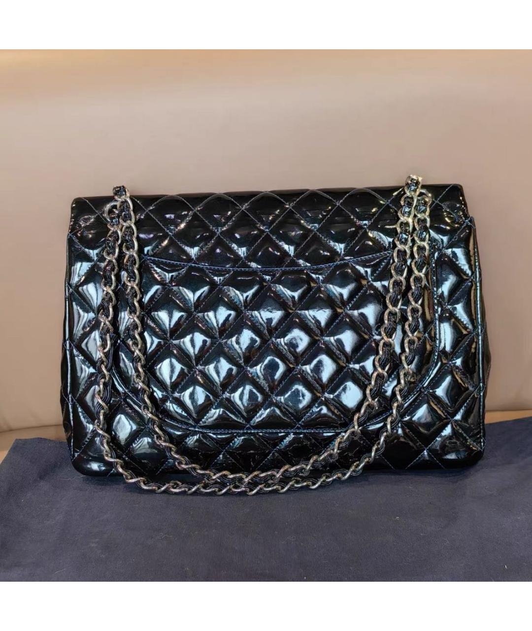 CHANEL Черная сумка через плечо из лакированной кожи, фото 3