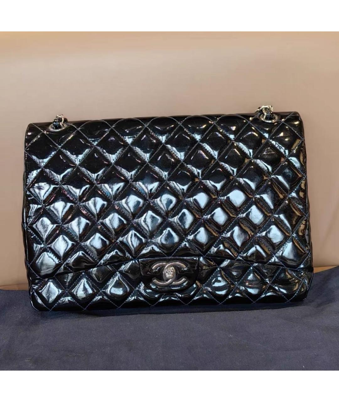 CHANEL Черная сумка через плечо из лакированной кожи, фото 4