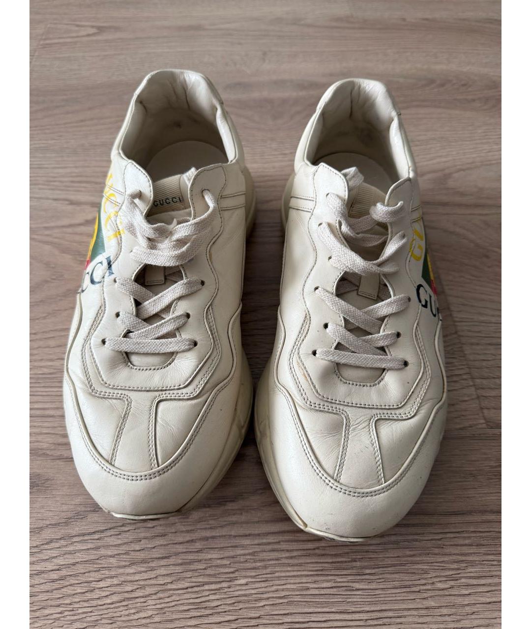 GUCCI Бежевые кожаные низкие кроссовки / кеды, фото 2