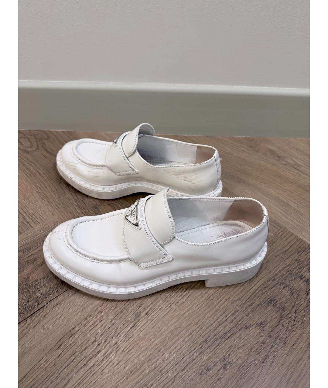 PRADA Белые лоферы из лакированной кожи, фото 4