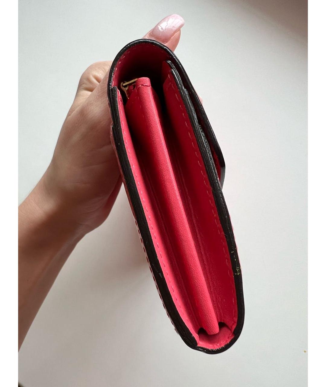 LOUIS VUITTON Коралловый кошелек из лакированной кожи, фото 5
