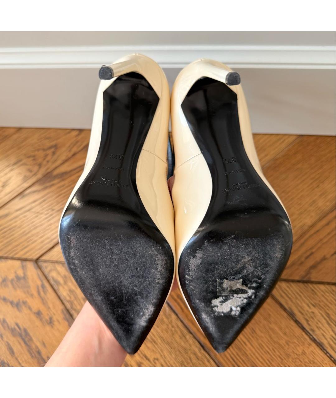 SAINT LAURENT Бежевые туфли из лакированной кожи, фото 4