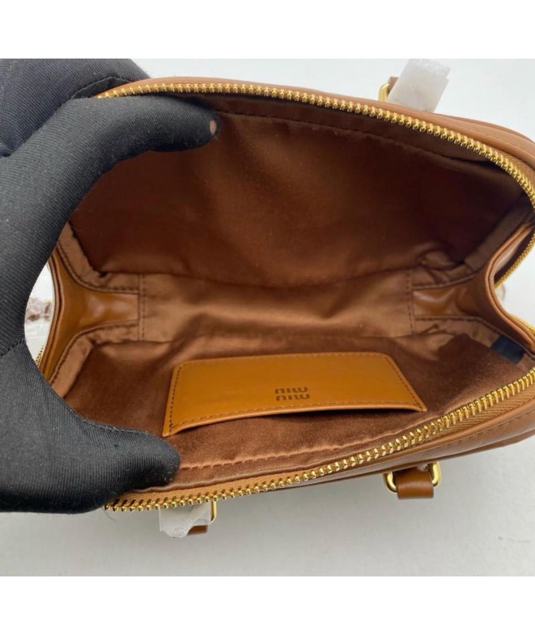 MIU MIU Коричневая кожаная сумка с короткими ручками, фото 6
