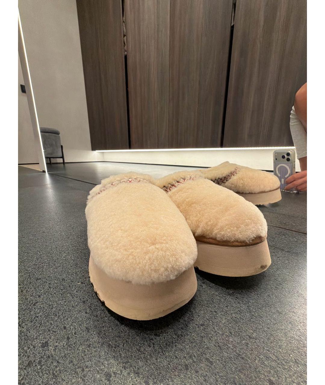 UGG AUSTRALIA Бежевые сабо, фото 2