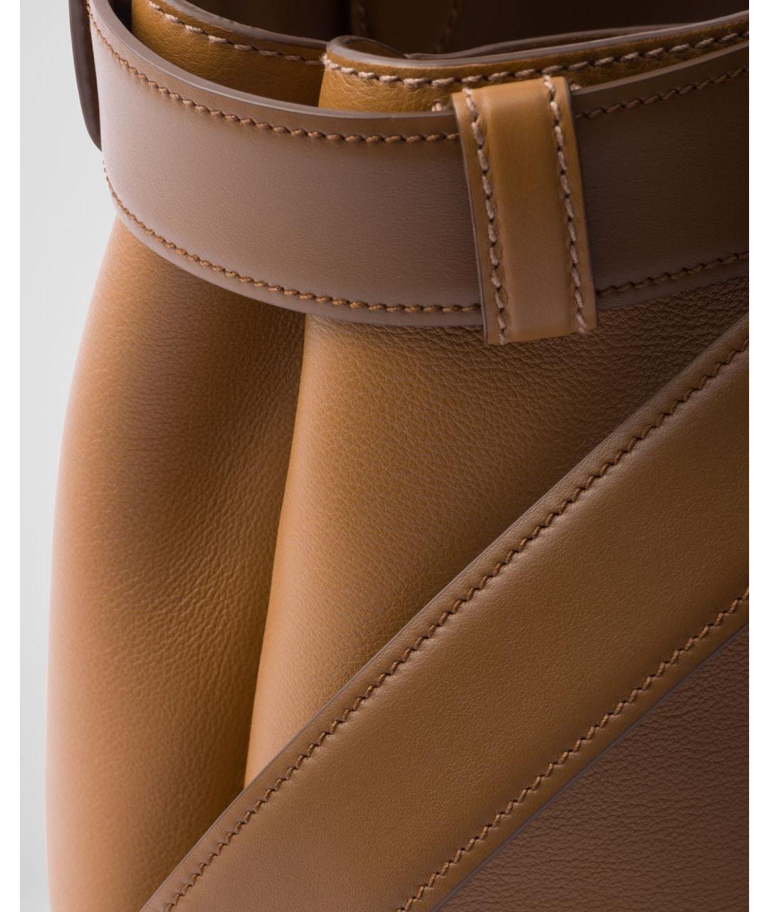 PRADA Коричневая кожаная сумка с короткими ручками, фото 3