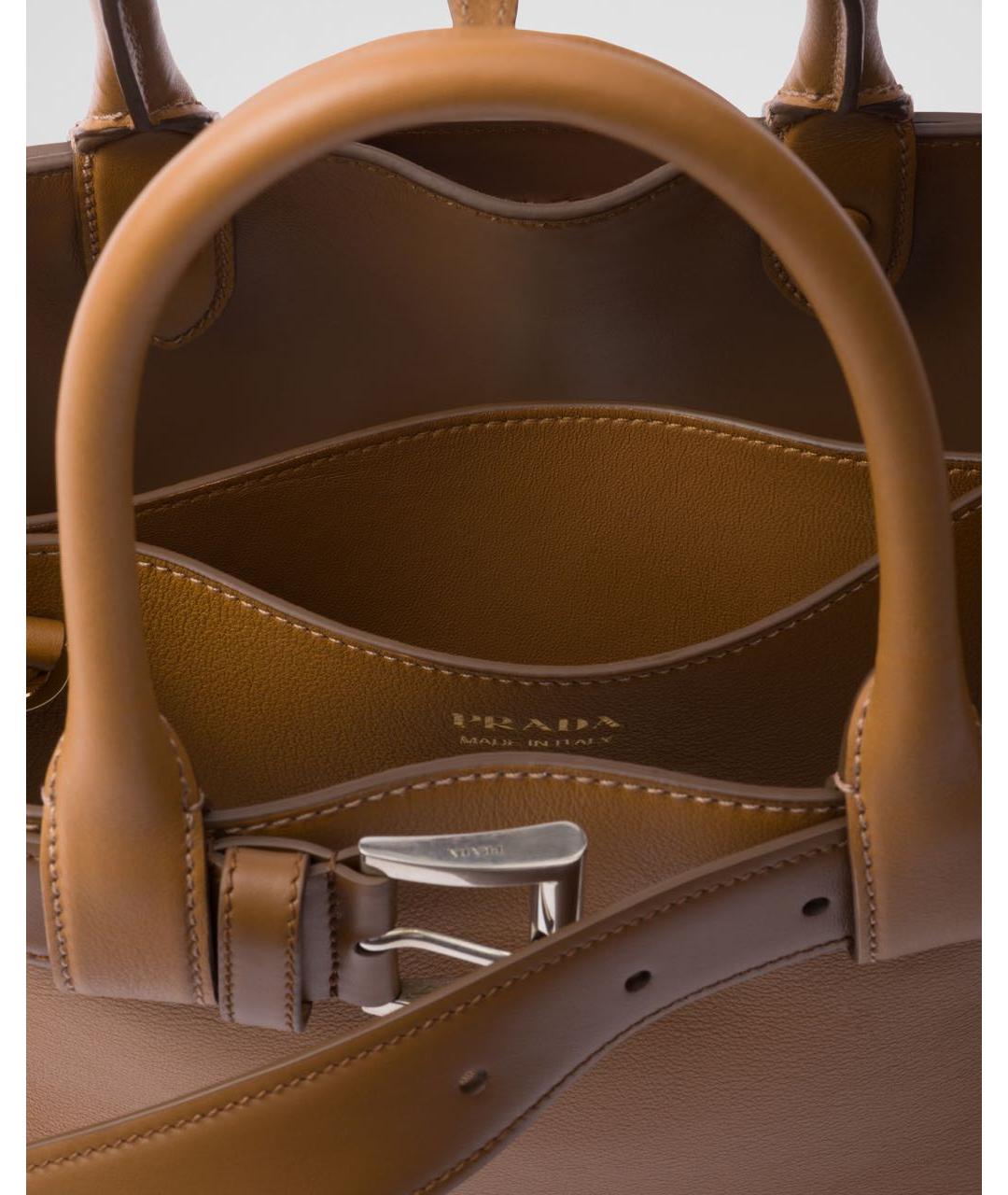 PRADA Коричневая кожаная сумка с короткими ручками, фото 4