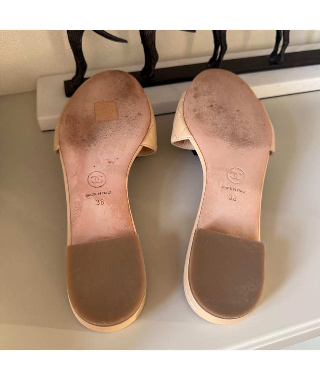 CHANEL Бежевые кожаные шлепанцы, фото 3