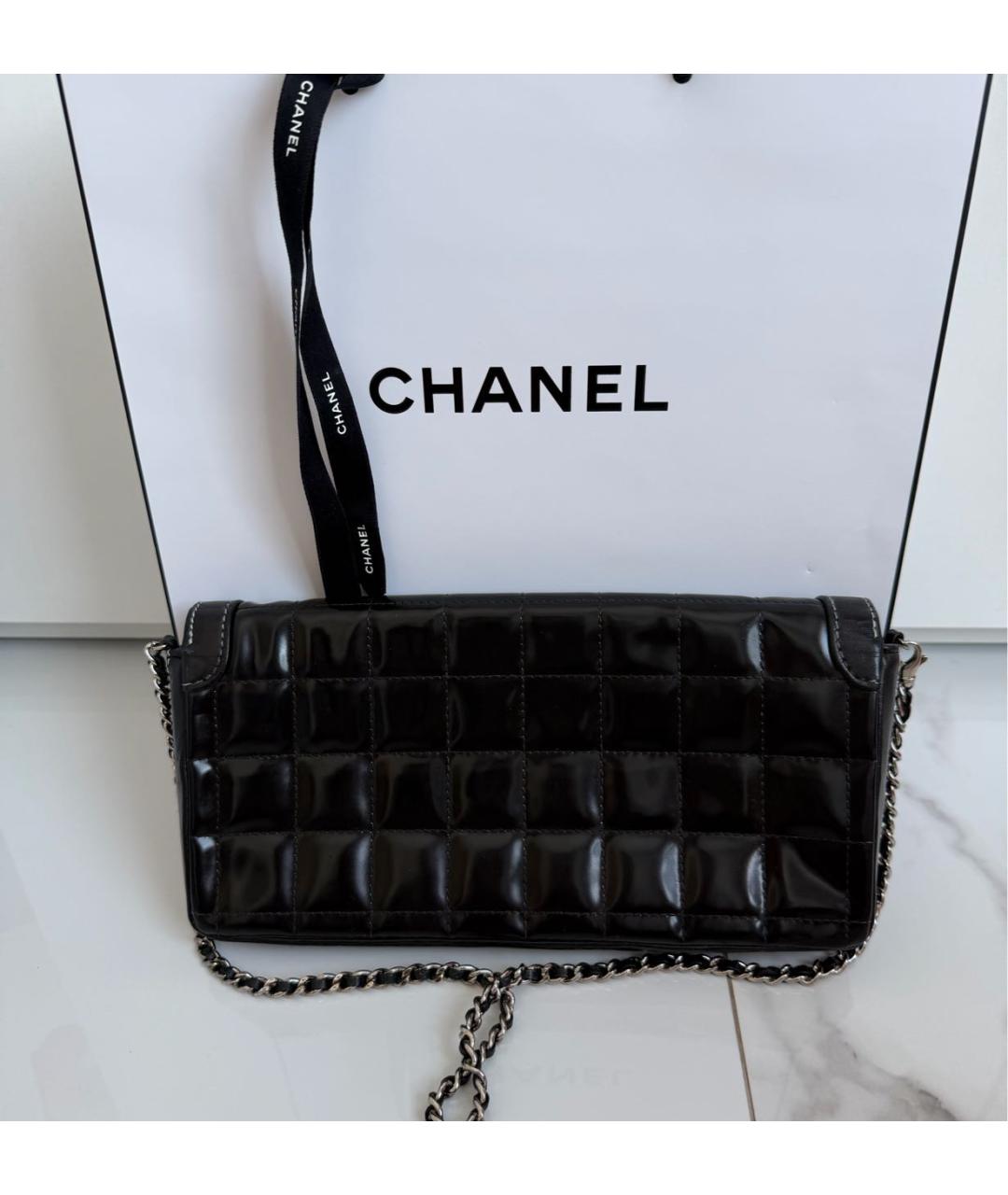 CHANEL Черная кожаная сумка с короткими ручками, фото 4