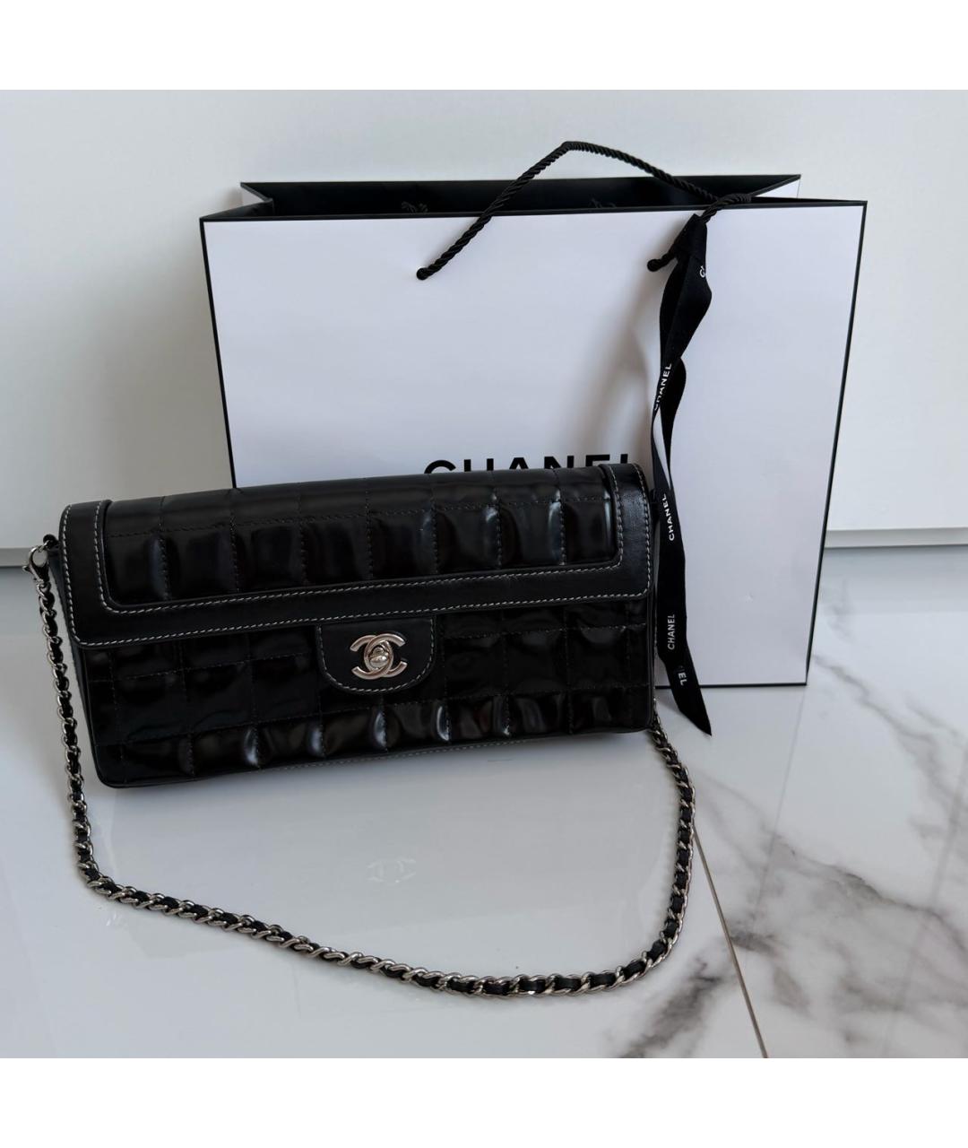 CHANEL Черная кожаная сумка с короткими ручками, фото 2