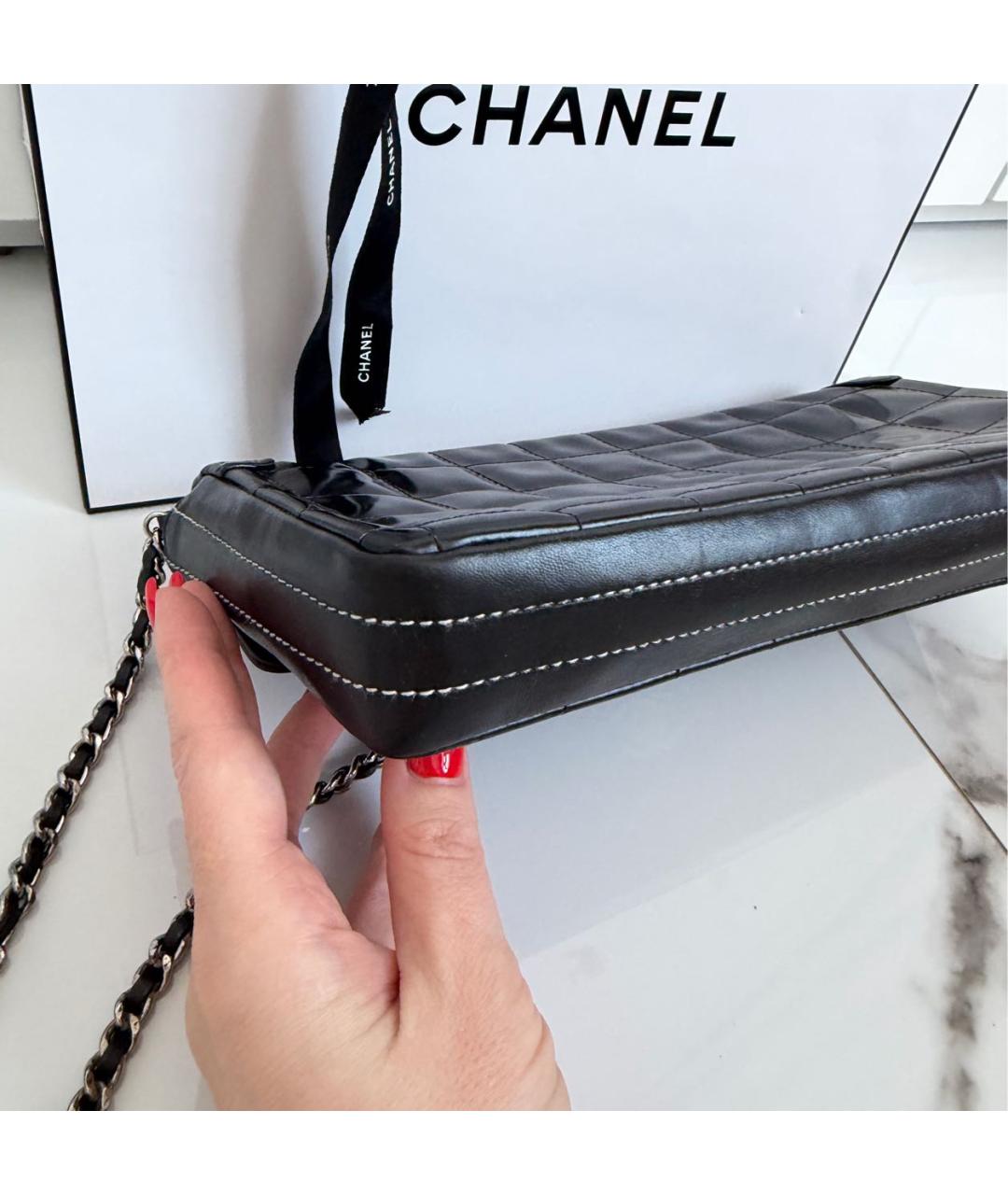 CHANEL Черная кожаная сумка с короткими ручками, фото 5